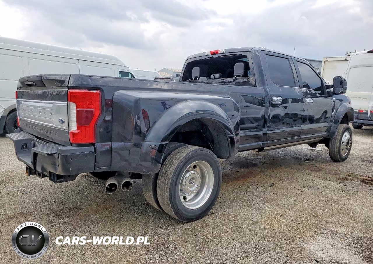 2017 Ford F450 Super Duty VIN:1FT8W4DTXHEE94329 - 3