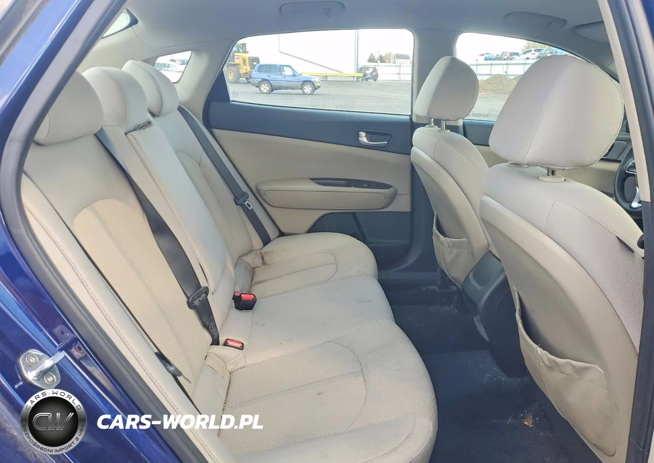 2017 Kia Optima Lx VIN:5XXGT4L32HG149619 - 10