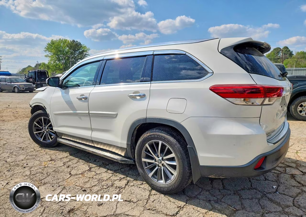 2019 Toyota Highlander Xle VIN:5TDJZRFH5KS612710 - 2