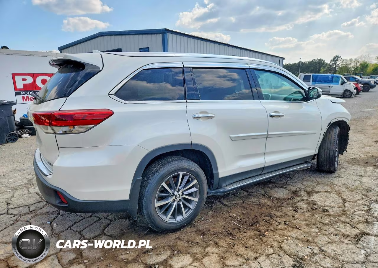 2019 Toyota Highlander Xle VIN:5TDJZRFH5KS612710 - 3