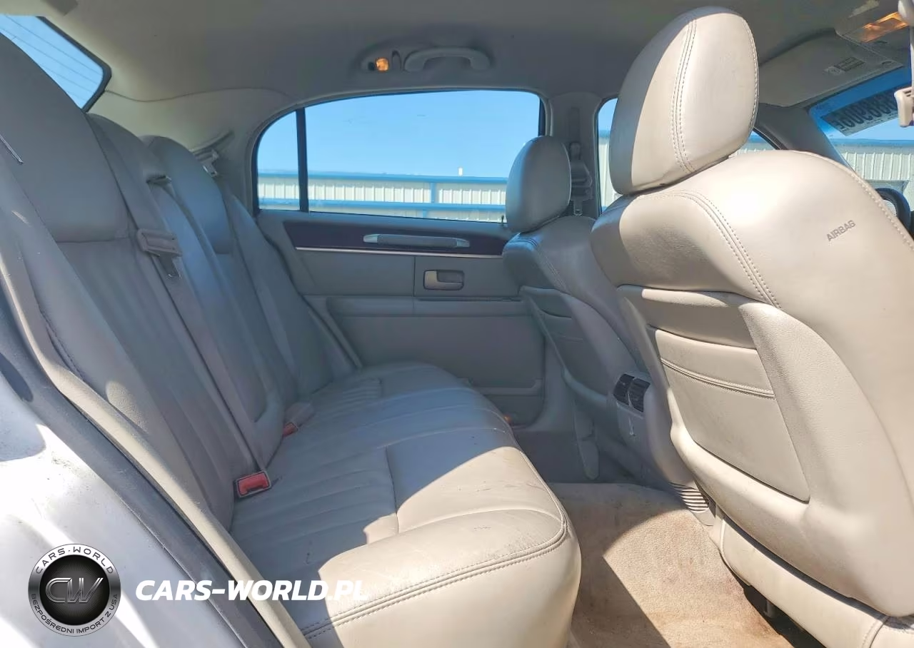 2004 Lincoln Town Car Executive VIN:1LNHM81W54Y602226 - 10