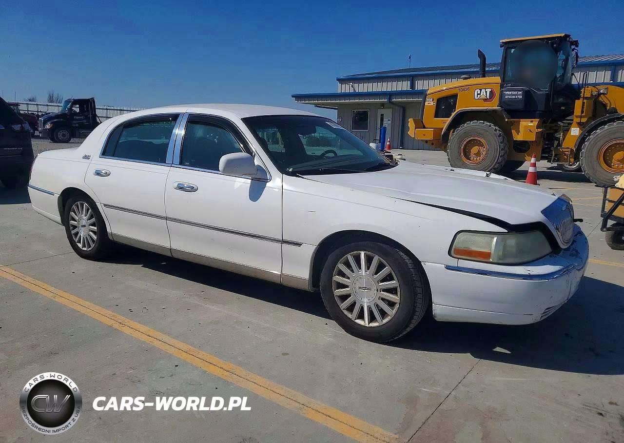 2004 Lincoln Town Car Executive VIN:1LNHM81W54Y602226 - 4