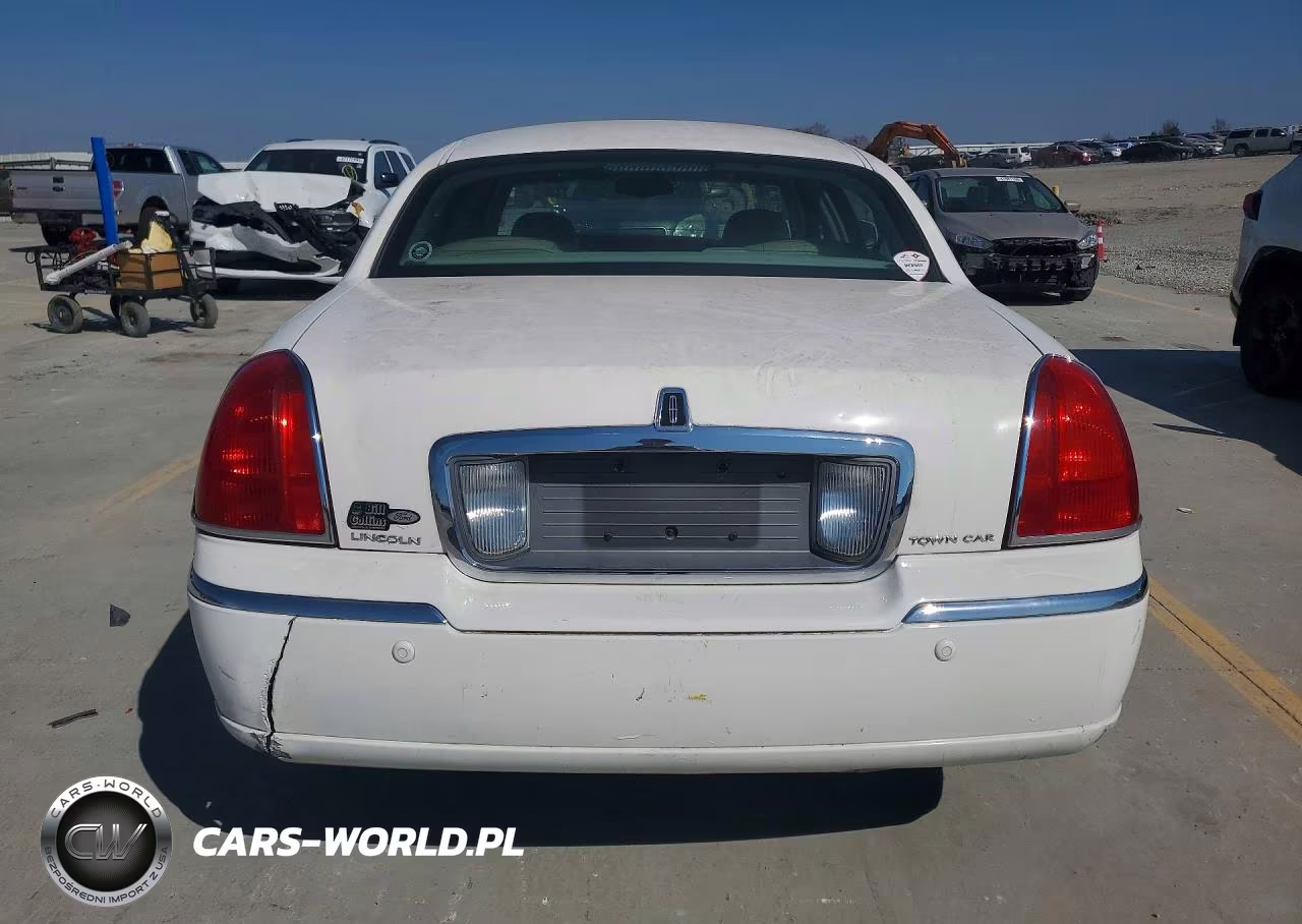 2004 Lincoln Town Car Executive VIN:1LNHM81W54Y602226 - 6