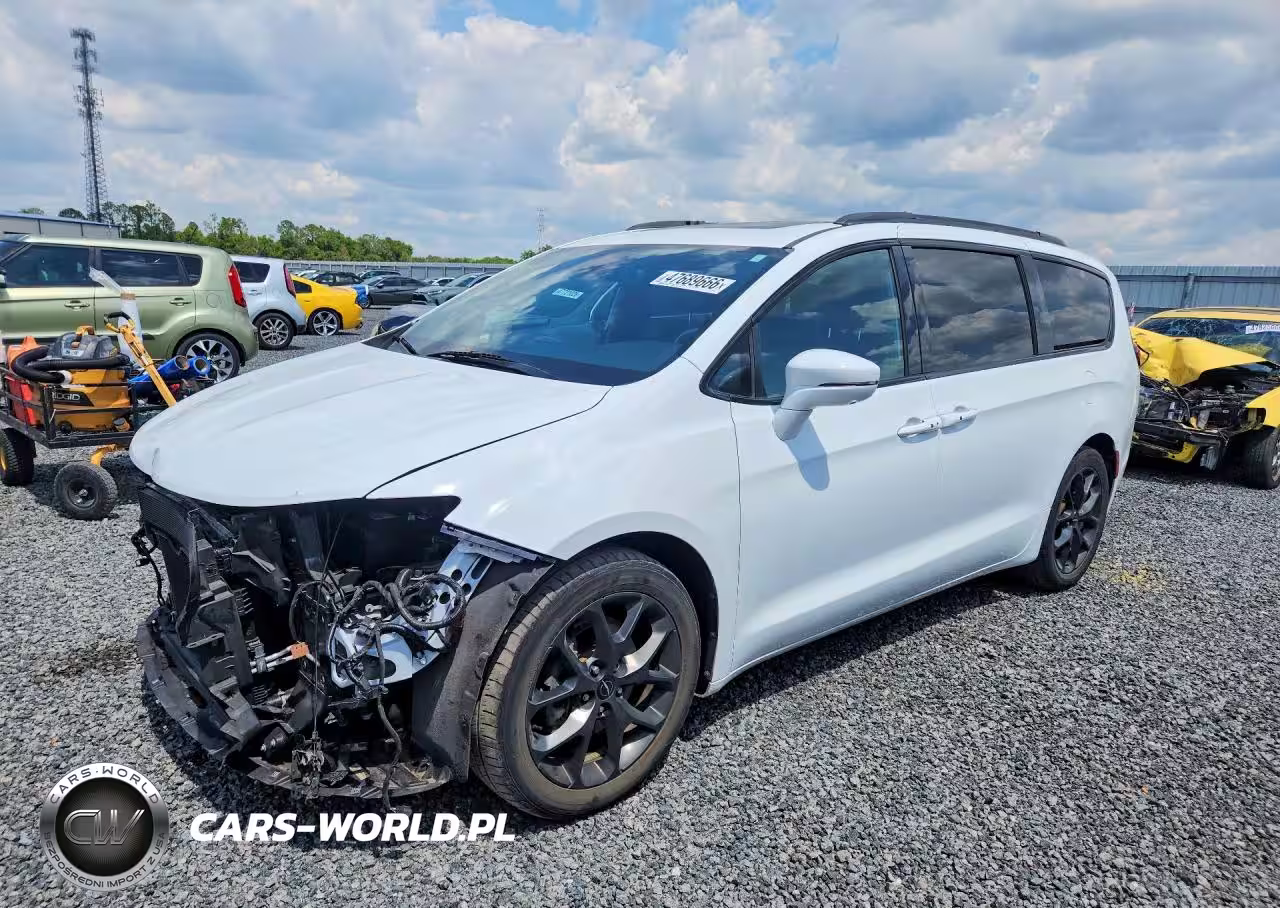 2021 Chrysler Pacifica Touring L