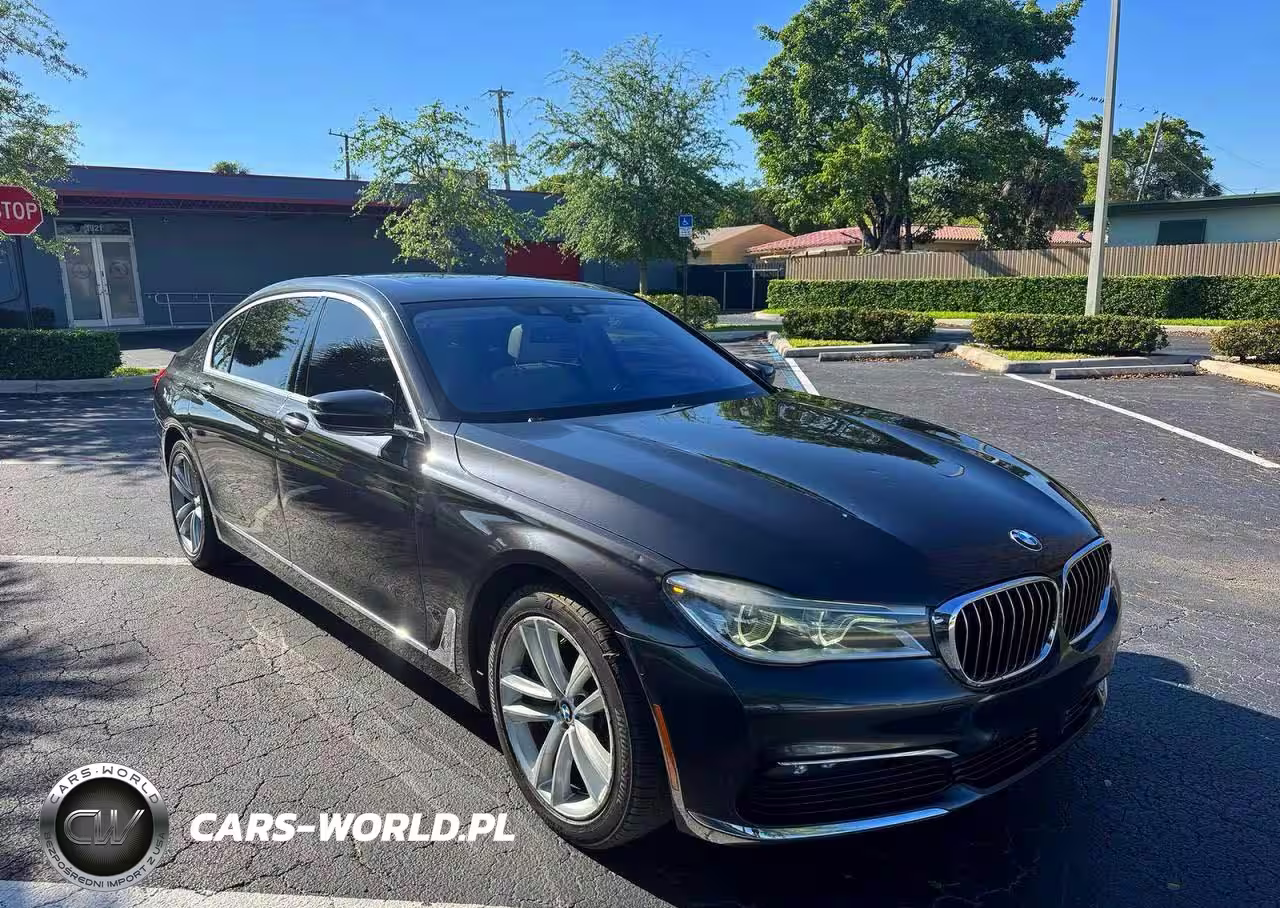 2016 BMW 750 Xi