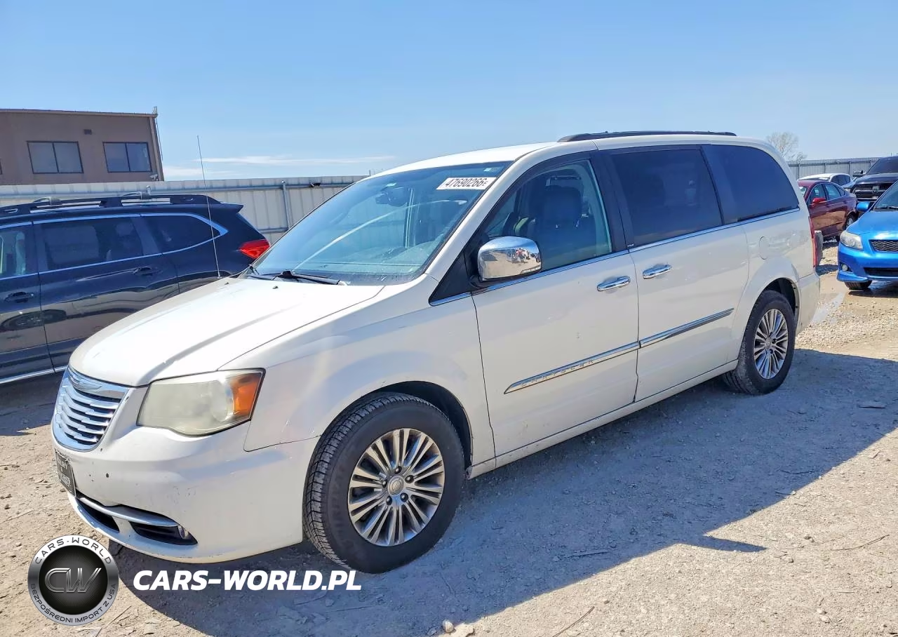 2013 Chrysler Town & Country Touring L