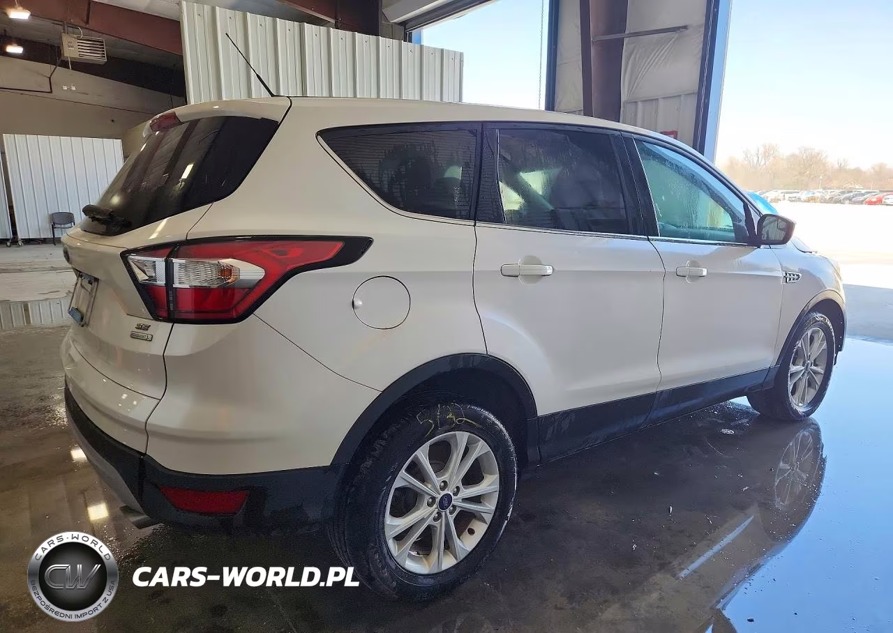 2017 Ford Escape Se VIN:1FMCU0GD3HUC62184 - 3