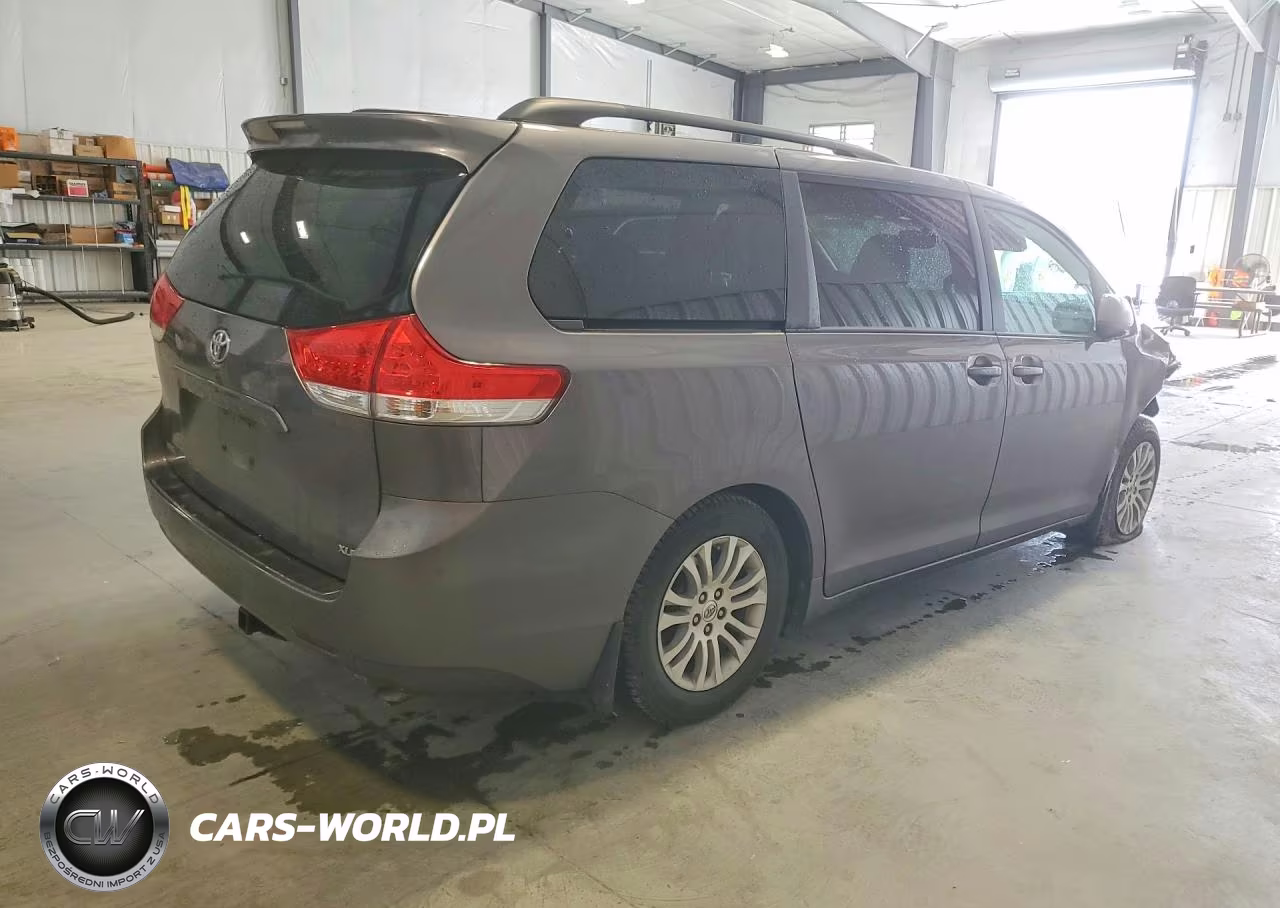 2011 Toyota Sienna Xle 8-Passenger VIN:5TDYK3DC3BS040656 - 3