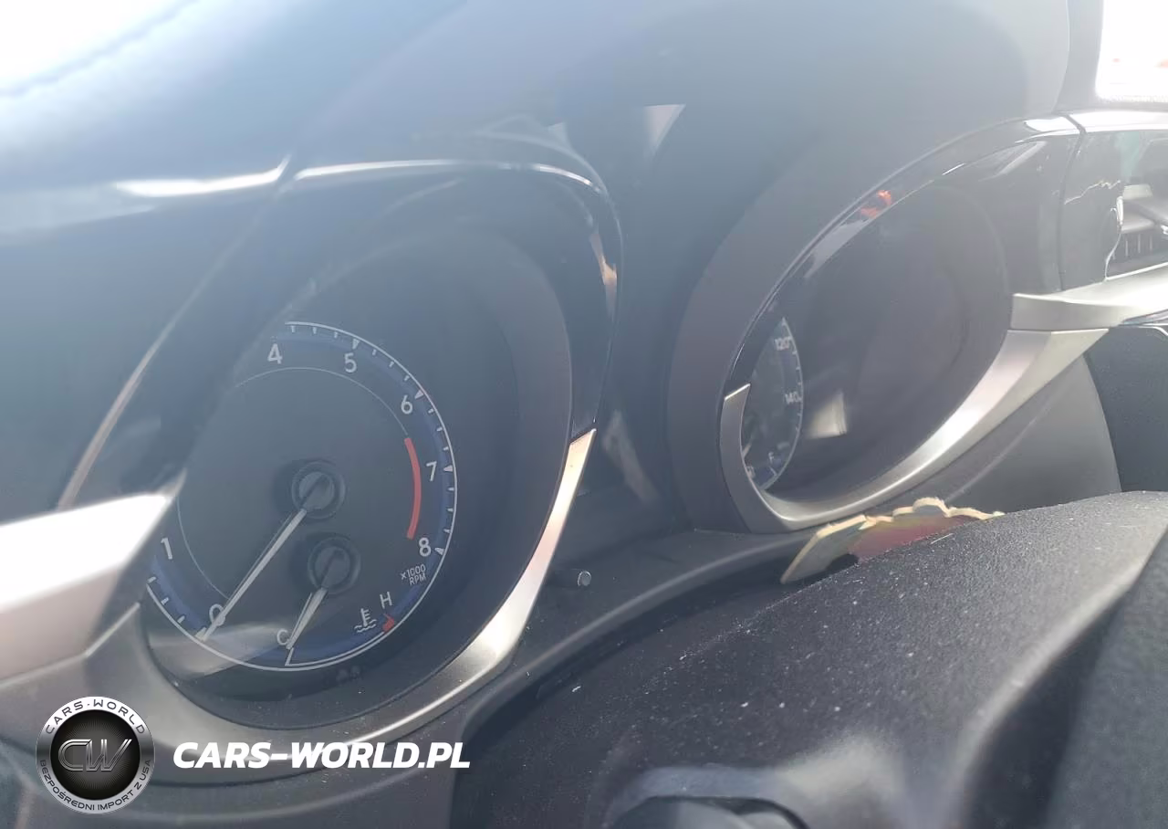 2015 Toyota Corolla L VIN:2T1BURHE2FC403042 - 9
