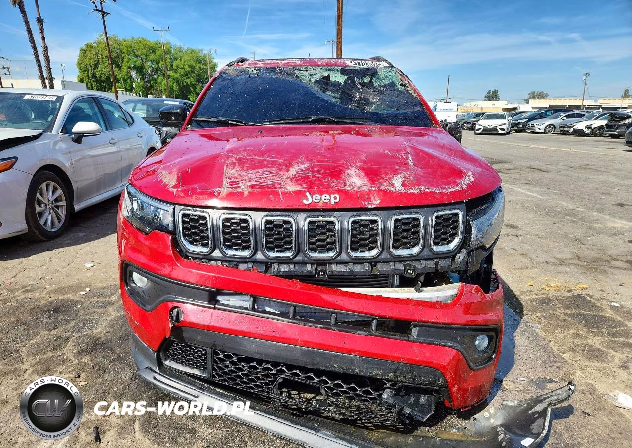2025 Jeep Compass Latitude VIN:3C4NJDBN0ST547326 - 5