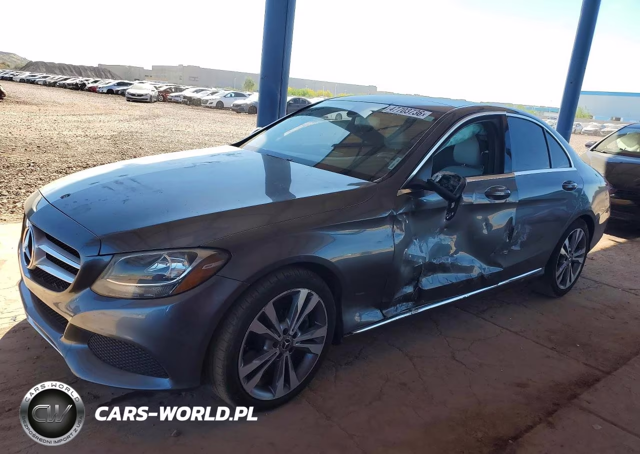 2017 Mercedes-Benz C 300 – zdjęcie 1 z 12
