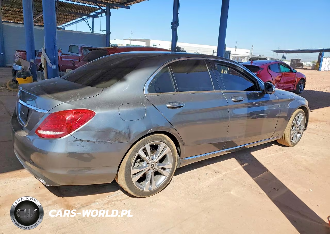 2017 Mercedes-Benz C 300 VIN:55SWF4JB2HU231929 - 3