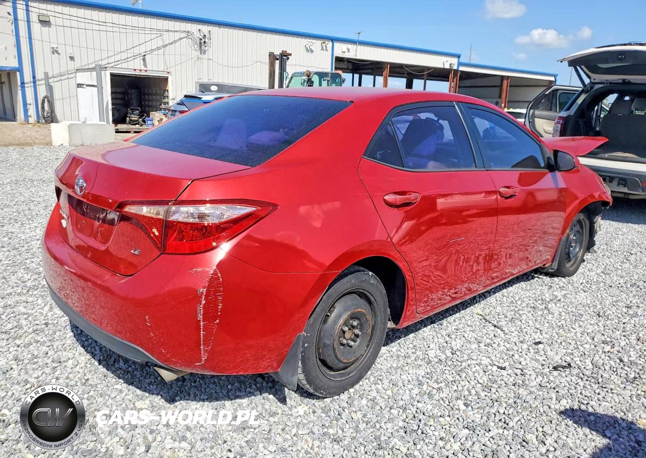 2018 Toyota Corolla Le VIN:2T1BURHE1JC023215 - 3