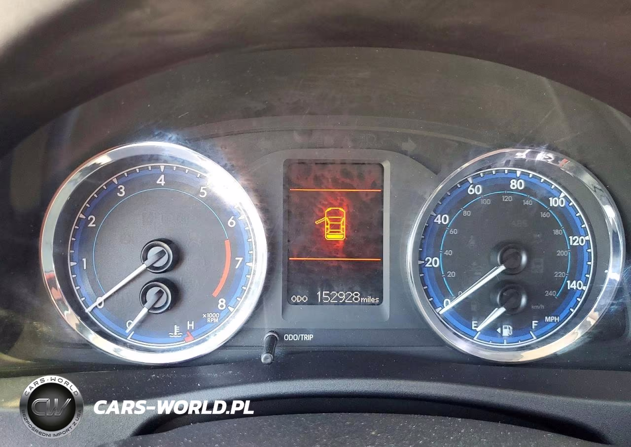 2018 Toyota Corolla Le VIN:2T1BURHE1JC023215 - 9