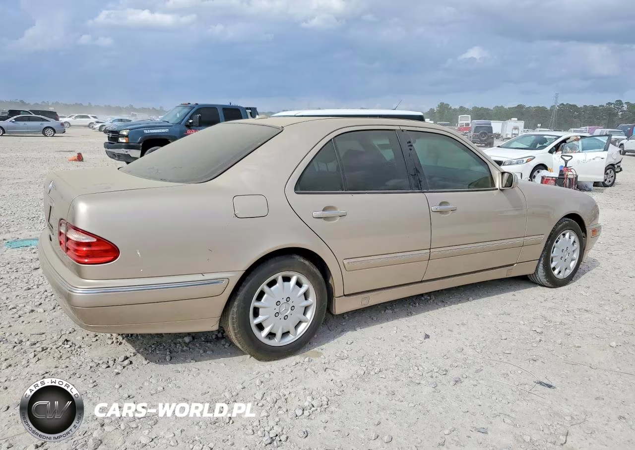2000 Mercedes-Benz E 320 VIN:WDBJF65J9YB075091 - 3