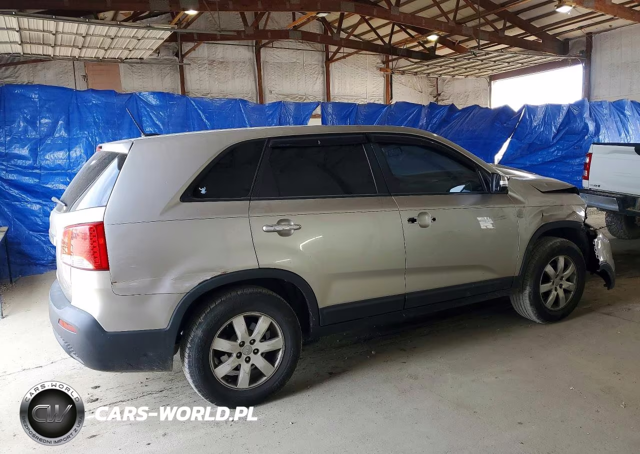 2013 Kia Sorento Lx VIN:5XYKT3A17DG314365 - 3