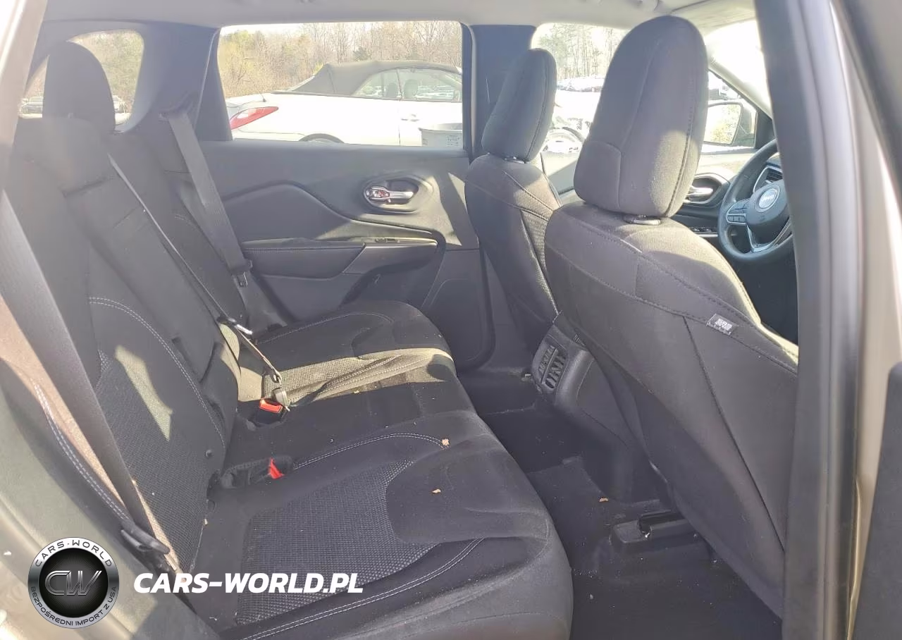 2019 Jeep Cherokee Latitude VIN:1C4PJLCB5KD360306 - 11