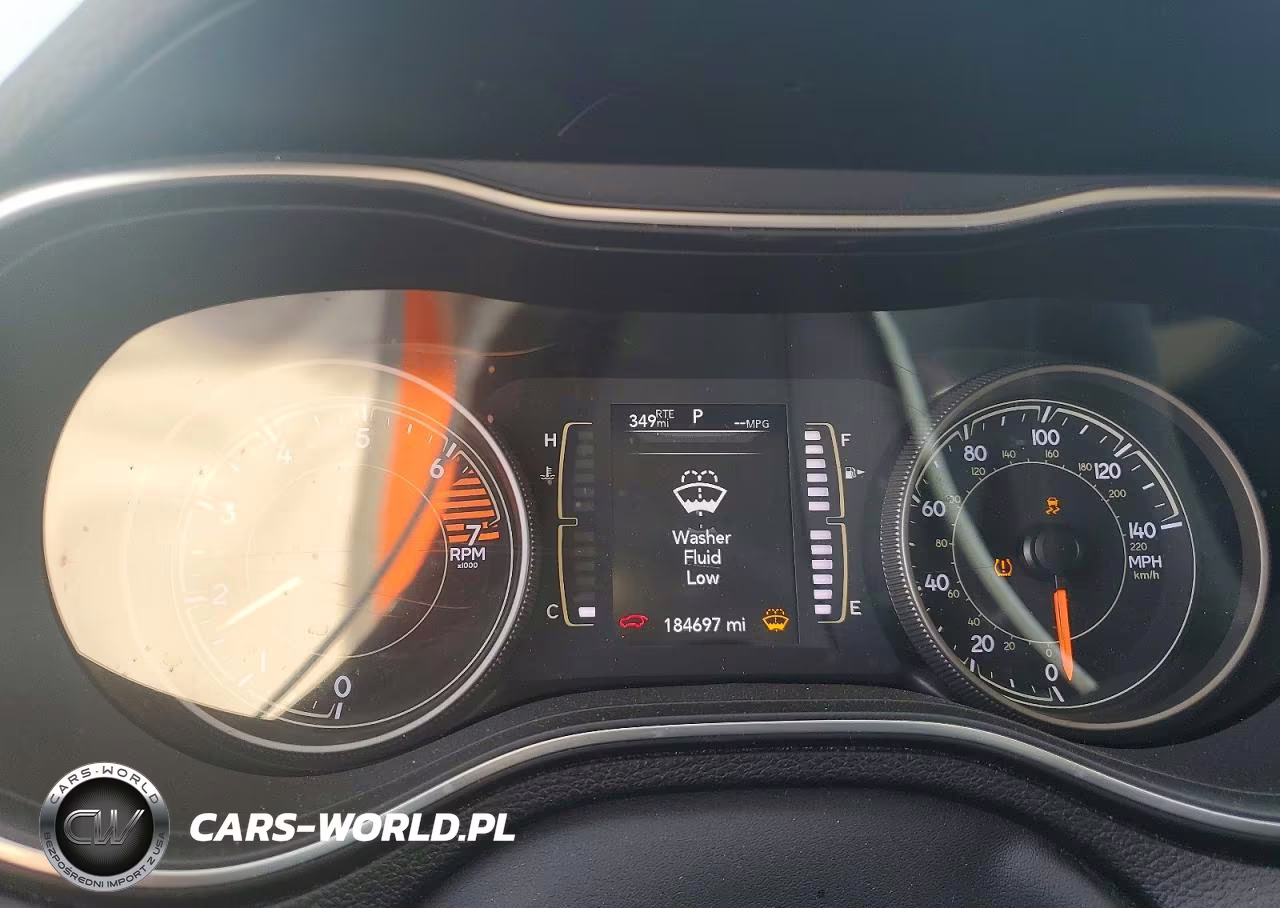 2019 Jeep Cherokee Latitude VIN:1C4PJLCB5KD360306 - 9