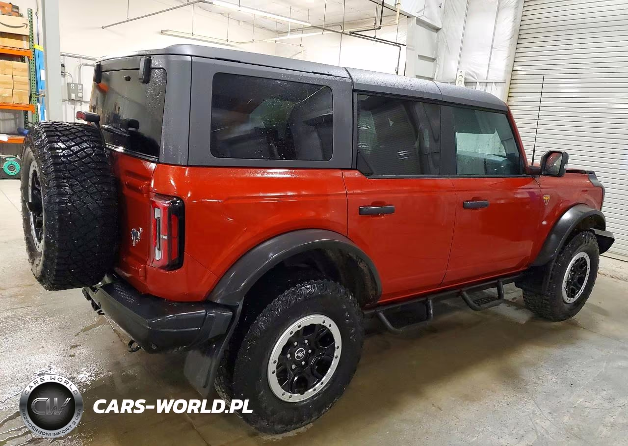 2022 Ford Bronco Base VIN:1FMEE5DP4NLB68415 - 3