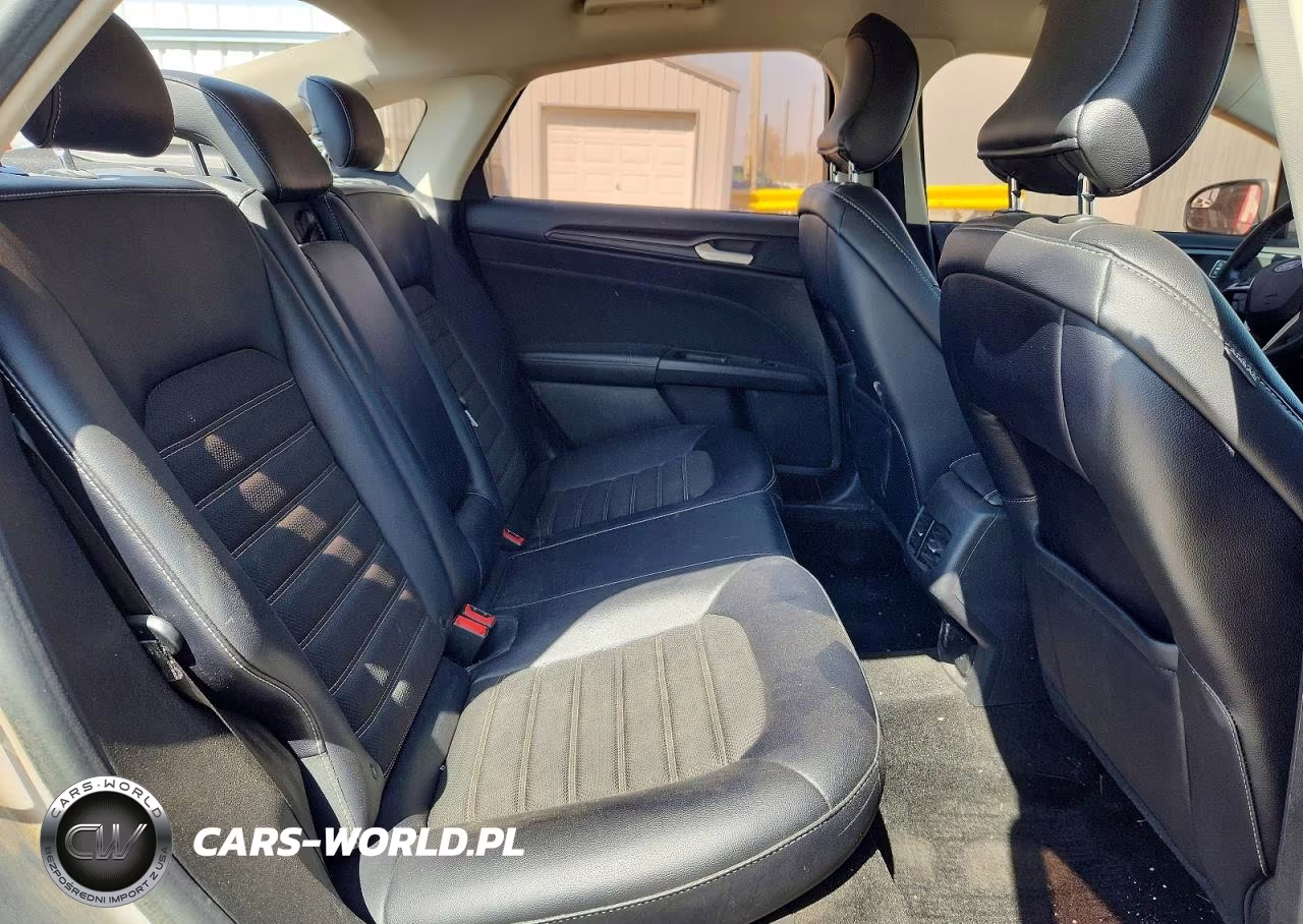 2018 Ford Fusion Se Hybrid VIN:3FA6P0LUXJR286886 - 10