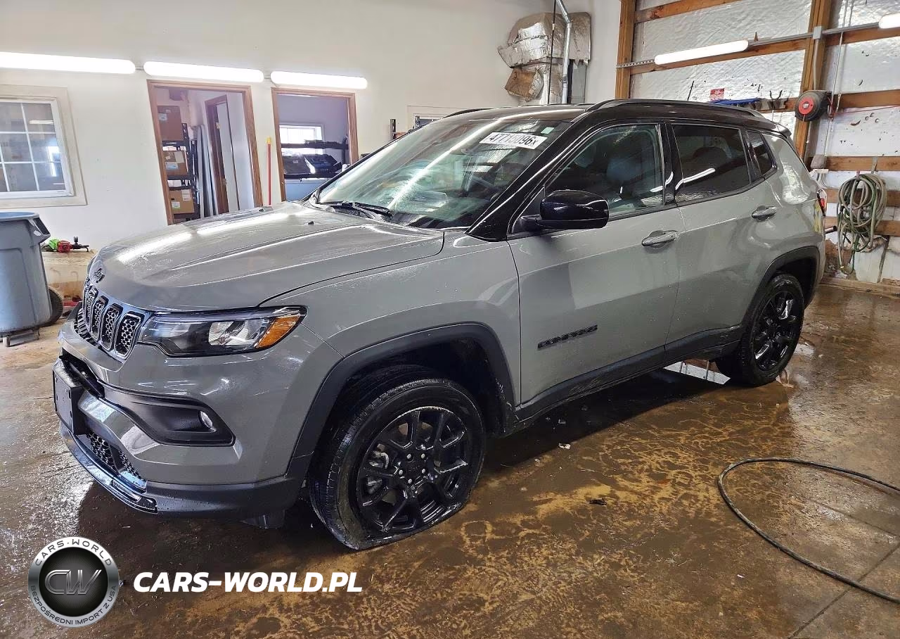 2023 Jeep Compass Latitude – zdjęcie 1 z 13