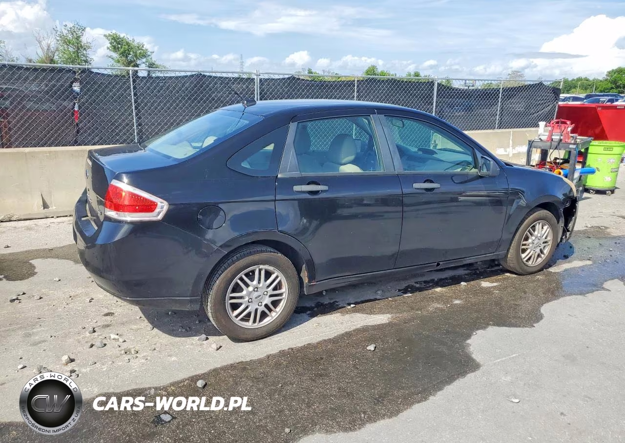 2009 Ford Focus Se VIN:1FAHP35N39W257660 - 3