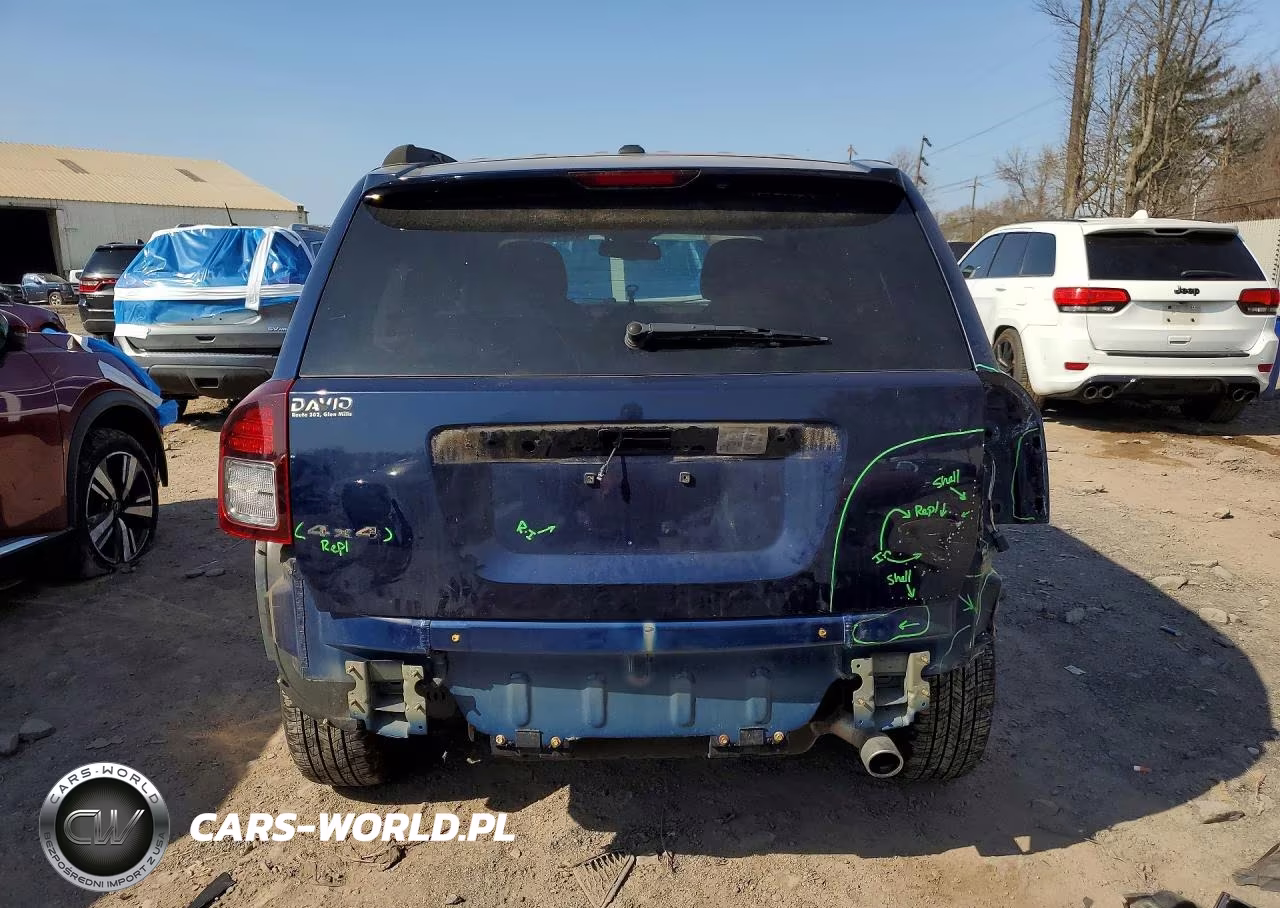 2016 Jeep Compass Latitude VIN:1C4NJDEBXGD657721 - 6