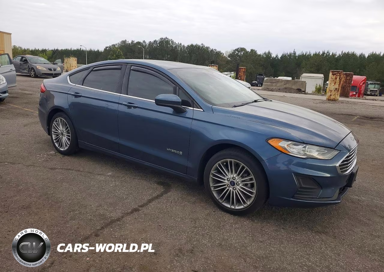 2019 Ford Fusion Se VIN:3FA6P0LU0KR264039 - 4