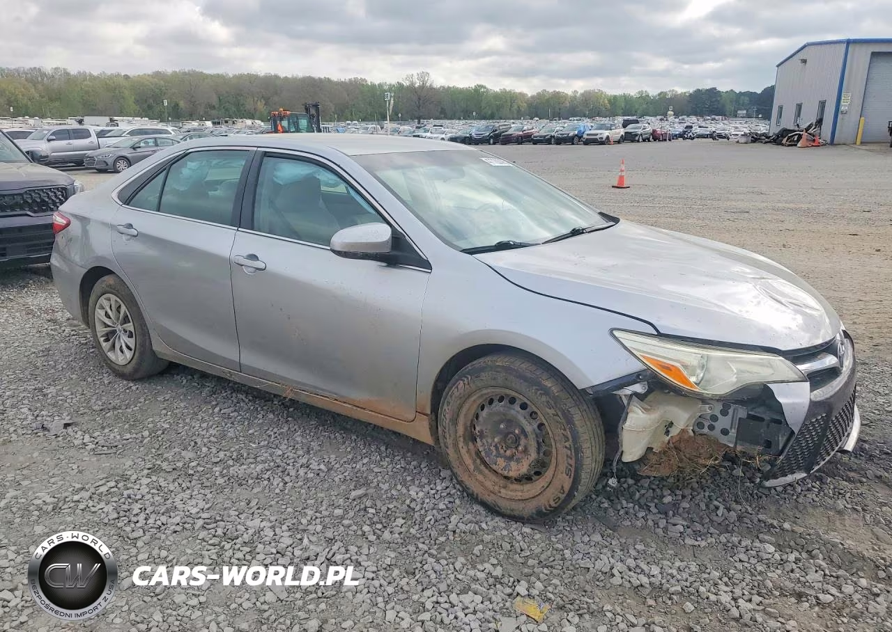2015 Toyota Camry Le VIN:4T4BF1FK7FR469336 - 4