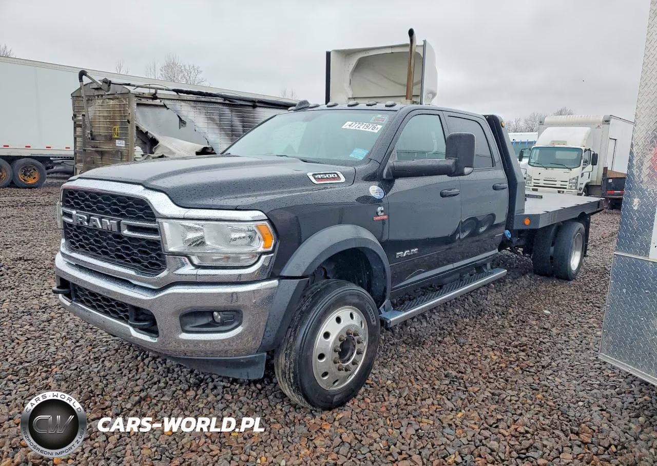 2022 Ram 4500 Flatbed Truck
