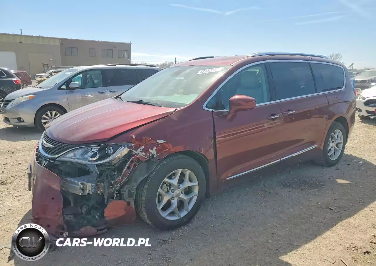 2017 Chrysler Pacifica Touring L Plus