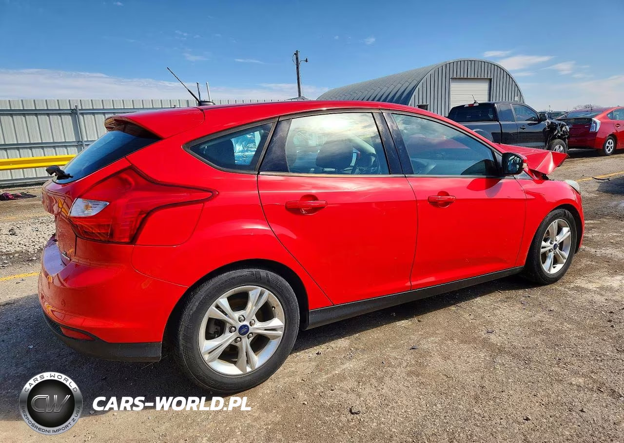 2014 Ford Focus Se VIN:1FADP3K21EL102724 - 3