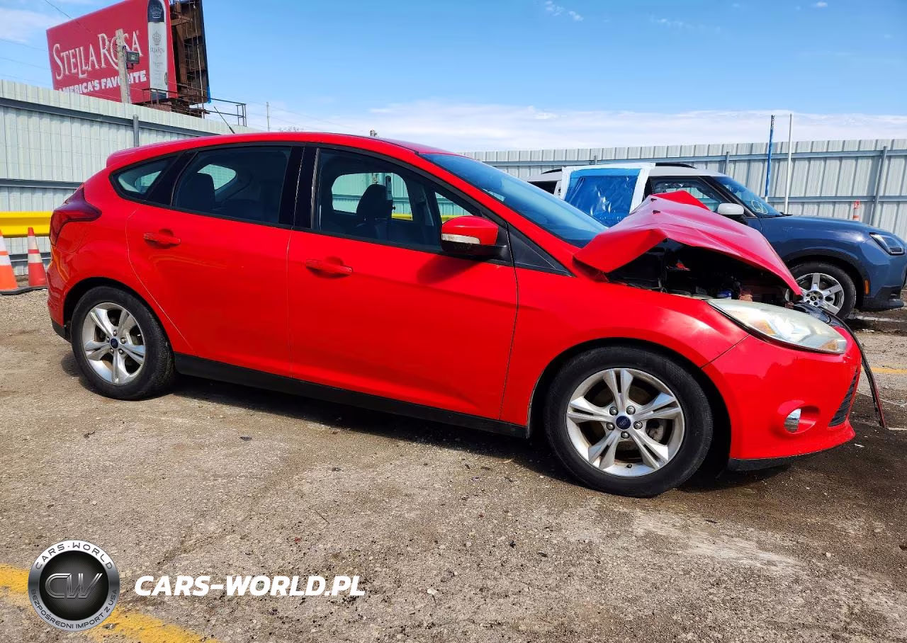 2014 Ford Focus Se VIN:1FADP3K21EL102724 - 4