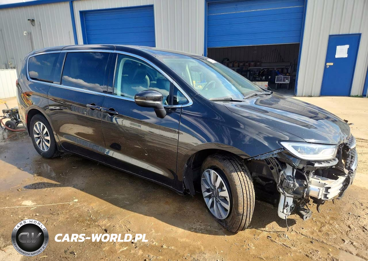 2023 Chrysler Pacifica Hybrid Touring L VIN:2C4RC1L70PR592271 - 4
