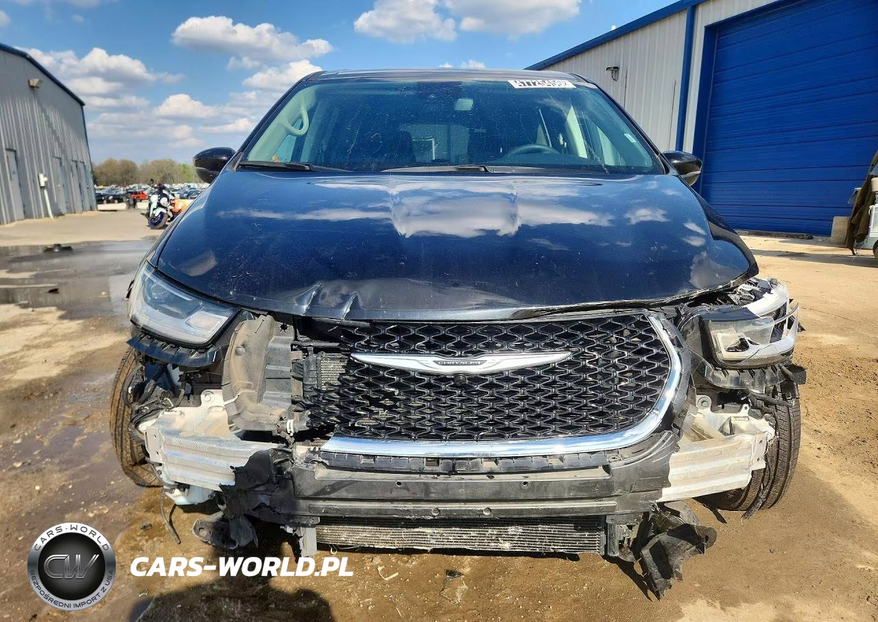 2023 Chrysler Pacifica Hybrid Touring L VIN:2C4RC1L70PR592271 - 5