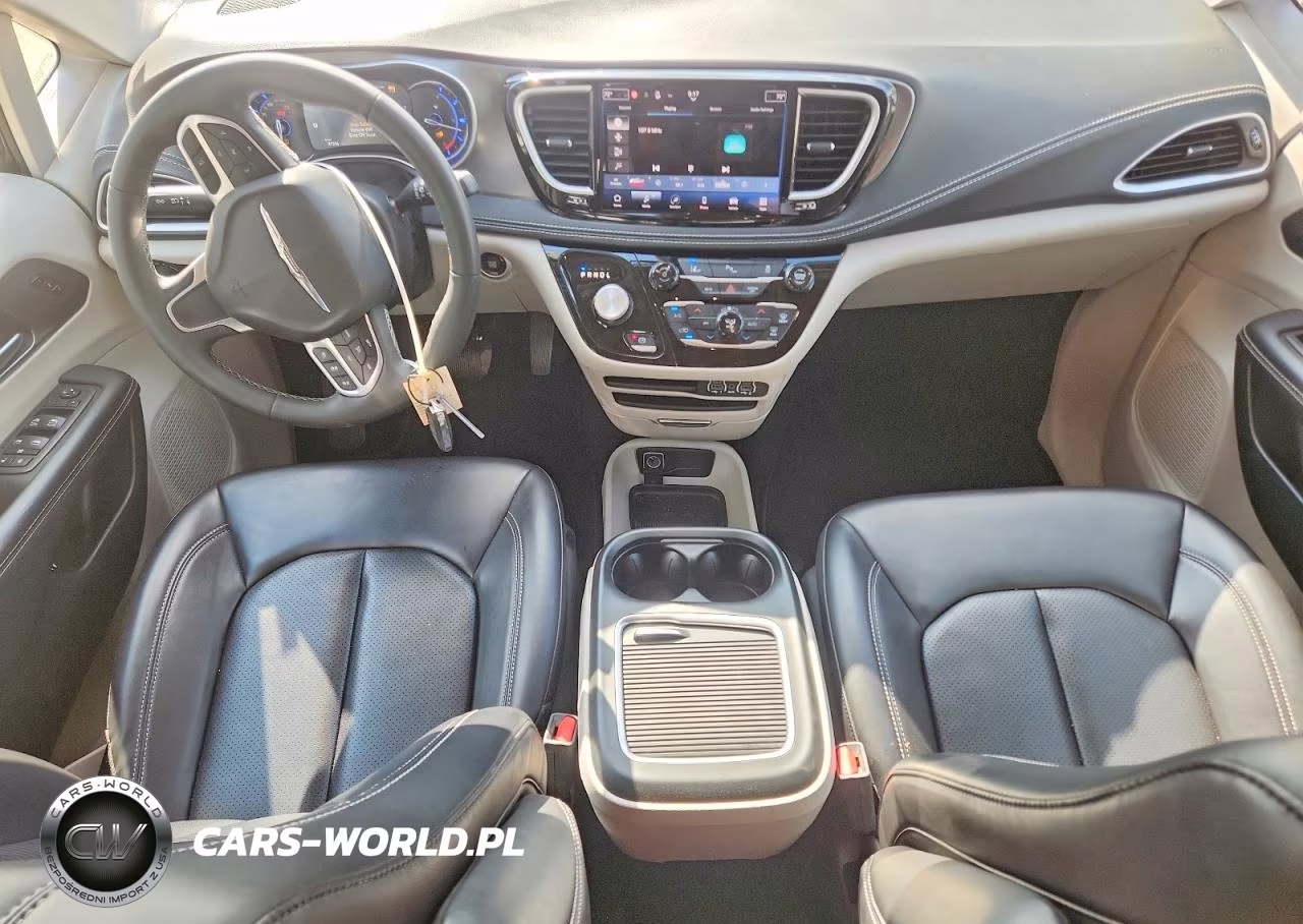 2023 Chrysler Pacifica Hybrid Touring L VIN:2C4RC1L70PR592271 - 8