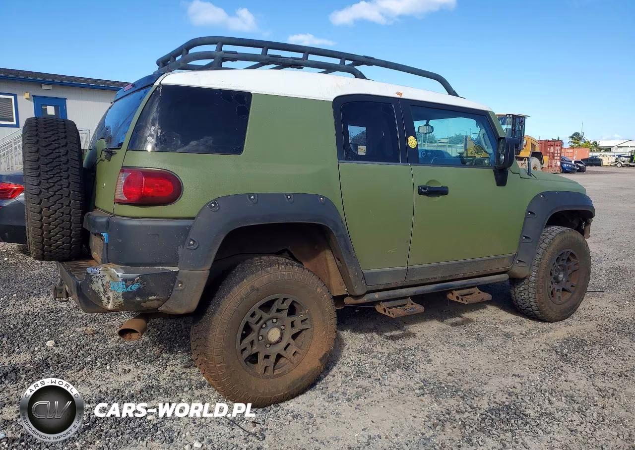 2007 Toyota Fj Cruiser Base VIN:JTEBU11F370066666 - 3