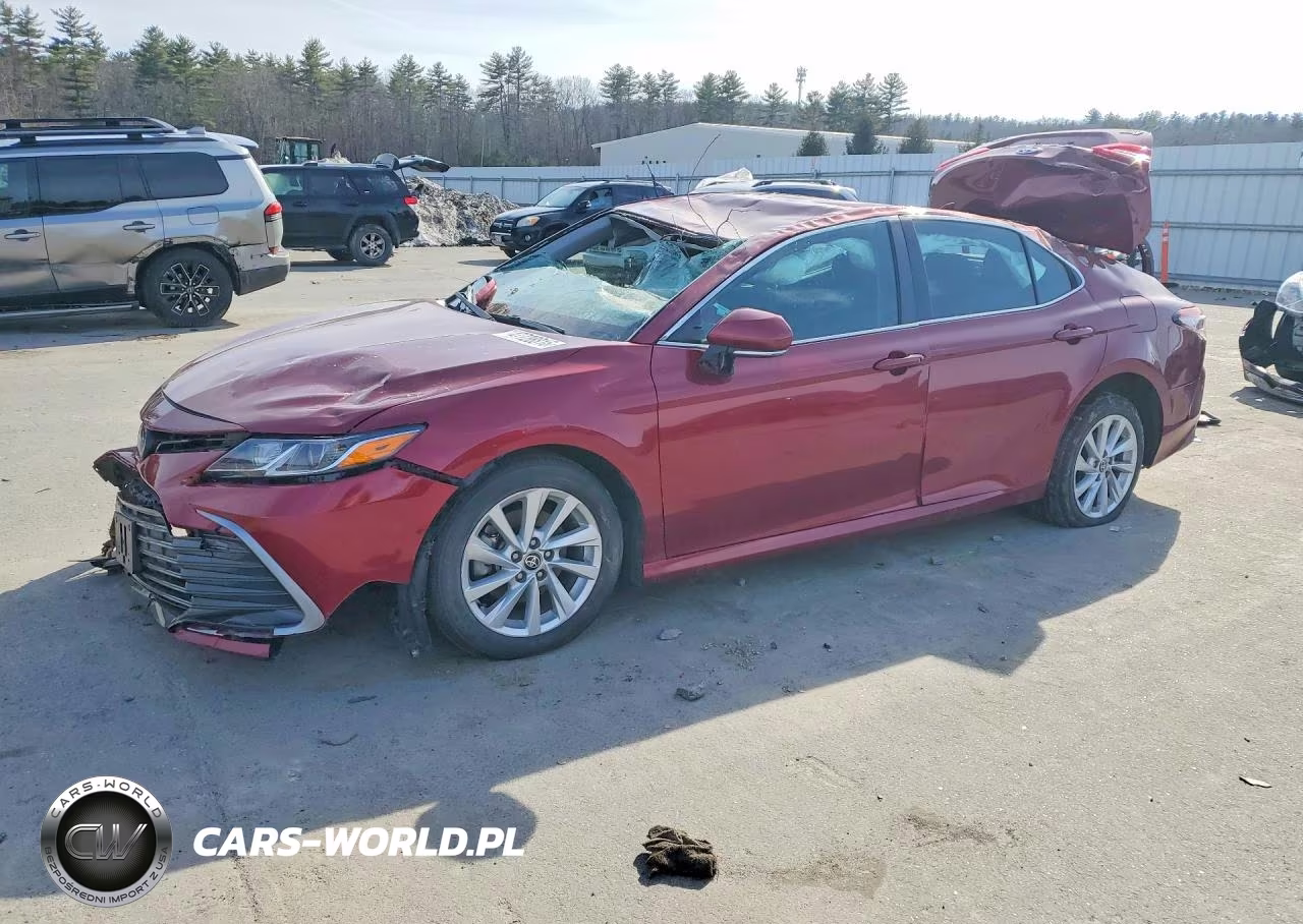 2022 Toyota Camry Le – zdjęcie 1 z 13