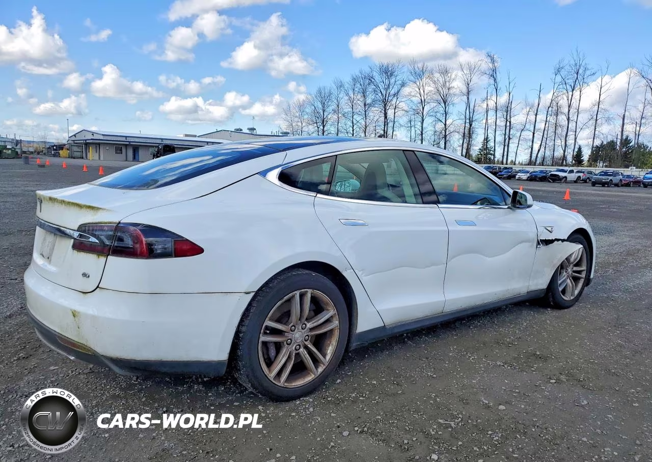 2013 Tesla Model S VIN:5YJSA1AC8DFP10940 - 3