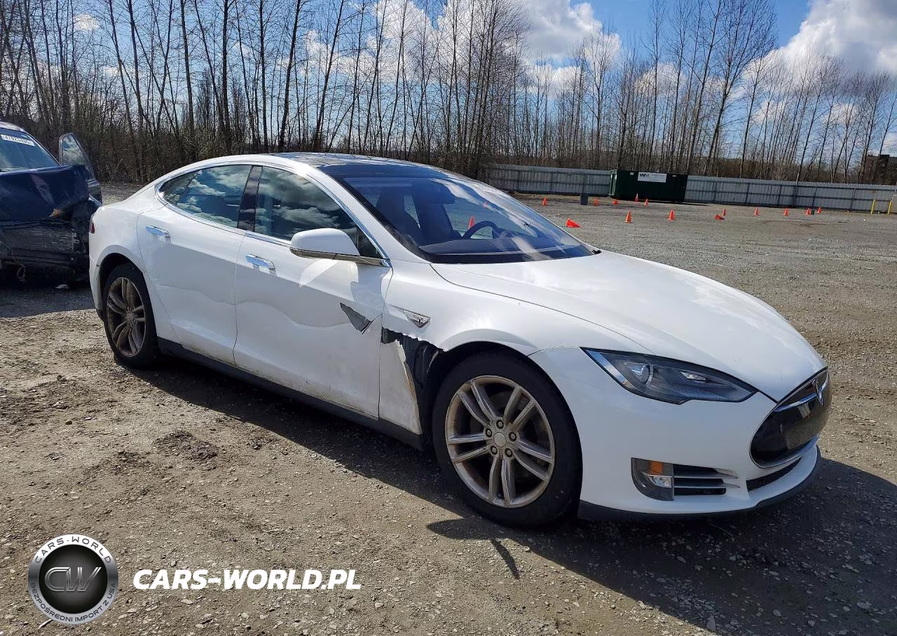 2013 Tesla Model S VIN:5YJSA1AC8DFP10940 - 4