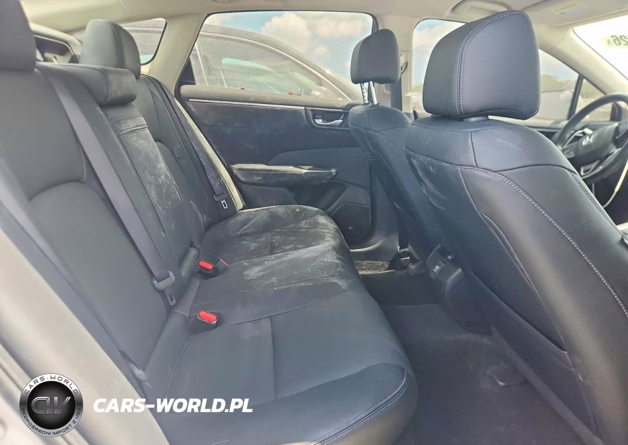 2018 Honda Clarity Touring VIN:JHMZC5F39JC017844 - 10