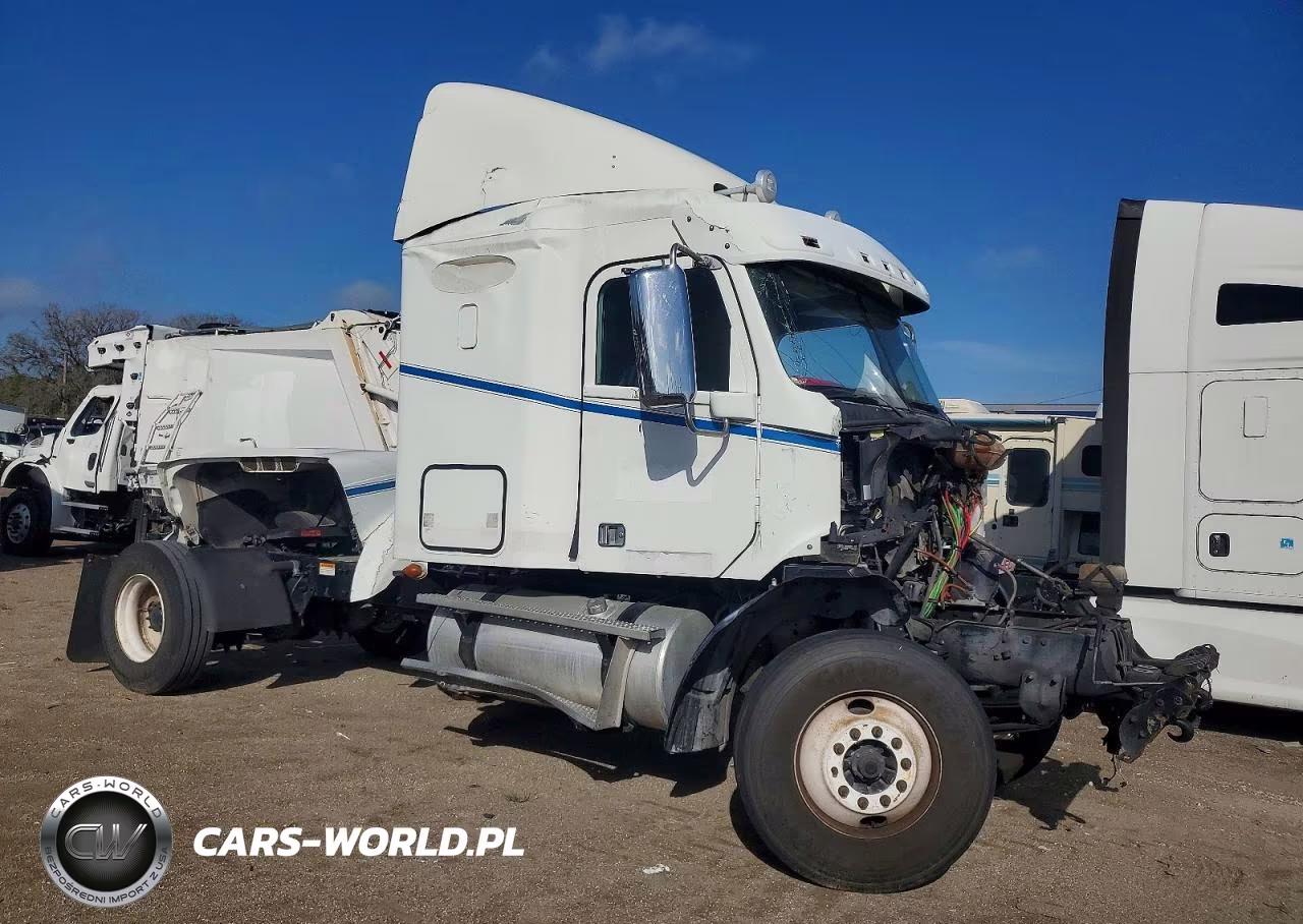 2013 Freightliner Columbia 1 - Semi Truck