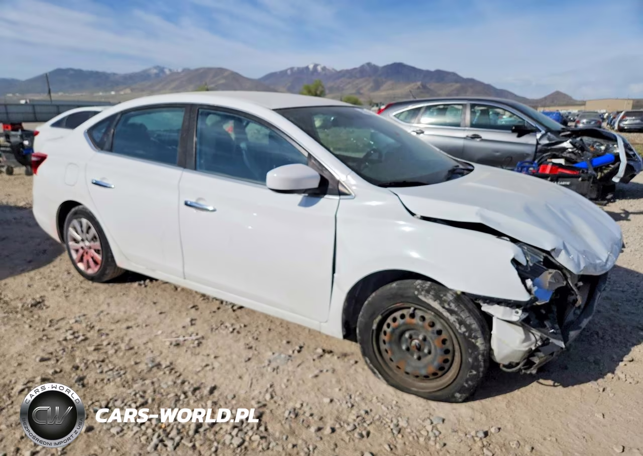 2016 Nissan Sentra S VIN:3N1AB7AP2GY294295 - 4