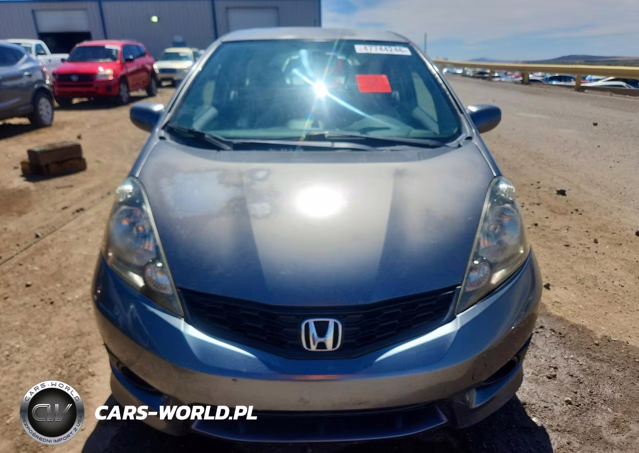 2013 Honda Fit Sport VIN:JHMGE8H54DC038235 - 5