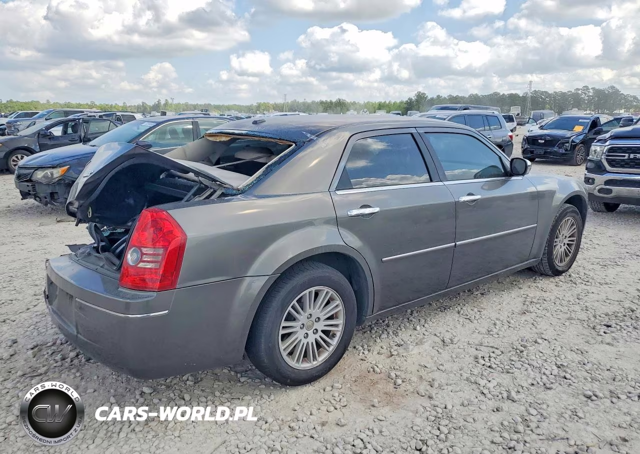 2010 Chrysler 300 Touring VIN:2C3CA5CV3AH201441 - 3