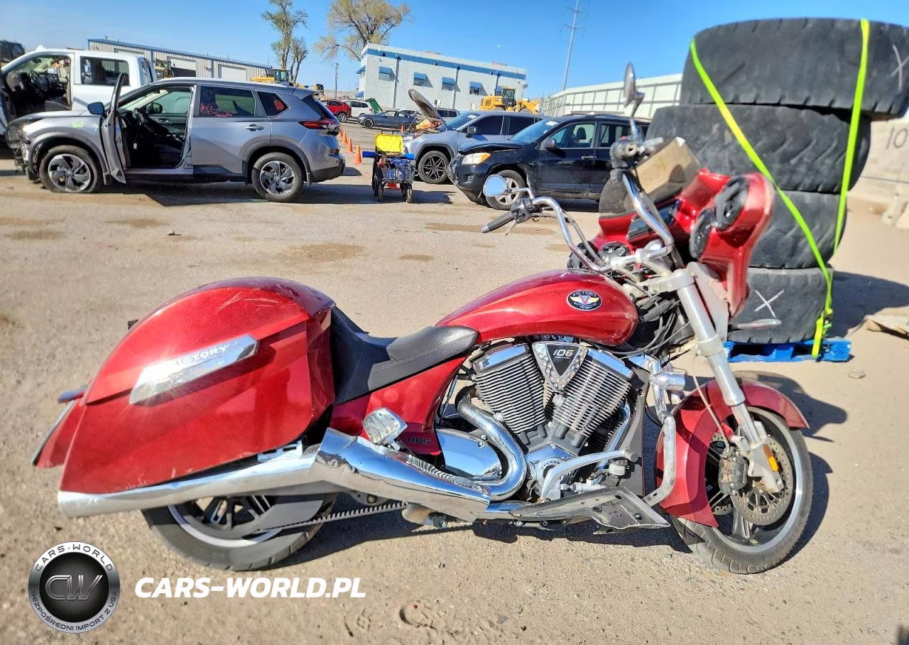 2012 Victory Motorcycles Cross Roads Custom – zdjęcie 1 z 9