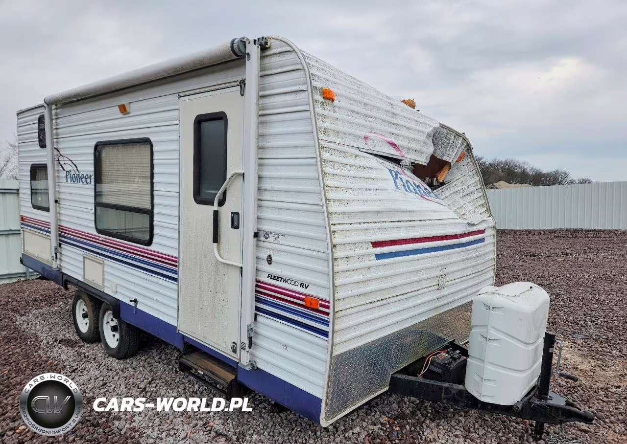 2004 Fleetwood Pioneer Camper – zdjęcie 1 z 10