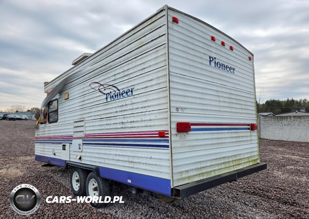 2004 Fleetwood Pioneer Camper VIN:1EB11T18214607810 - 3