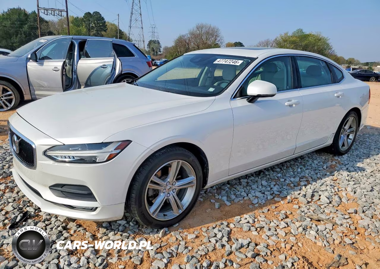 2018 Volvo S90 T5 Momentum