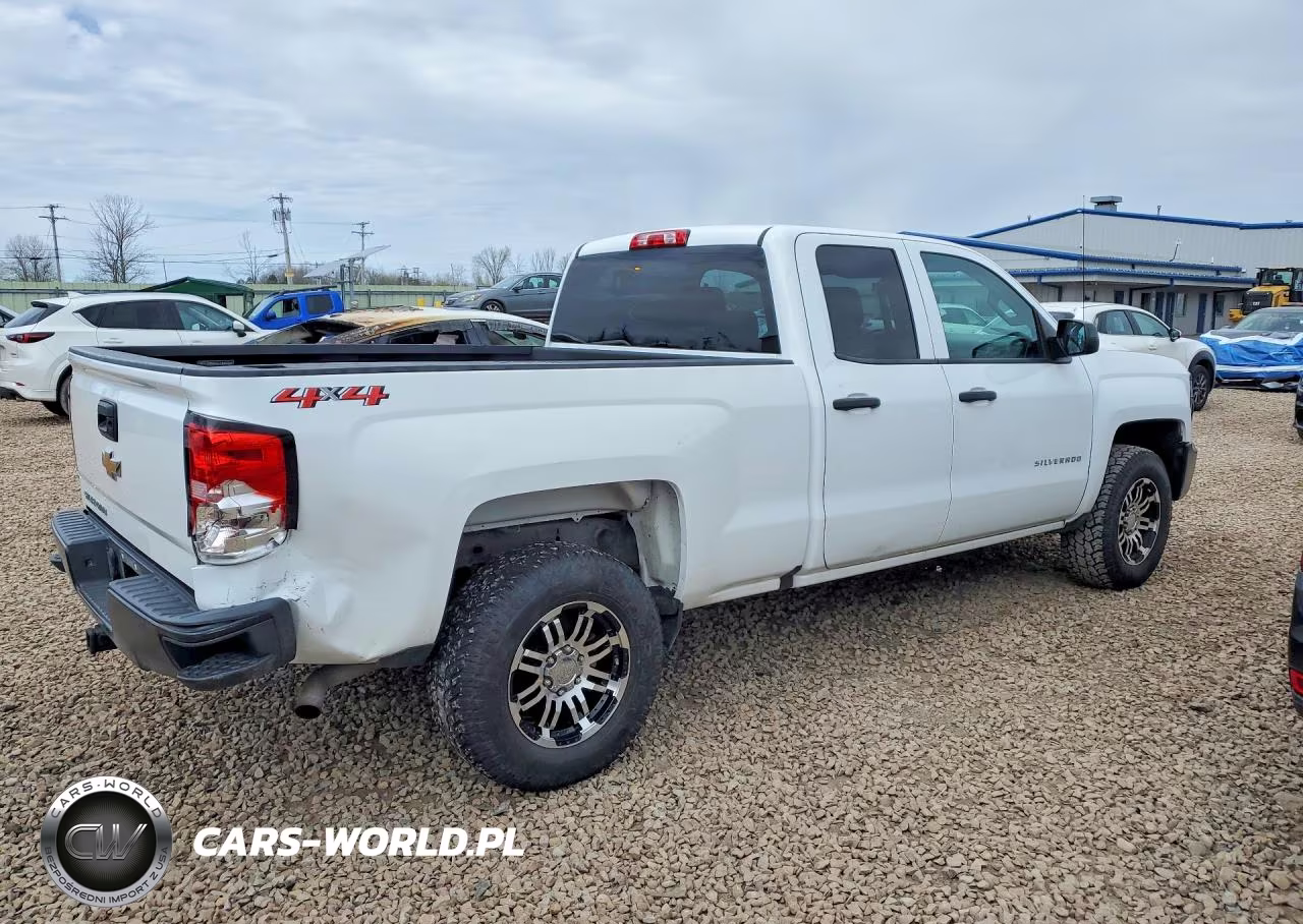 2018 Chevrolet Silverado K1500 VIN:1GCVKNEH9JZ201016 - 3